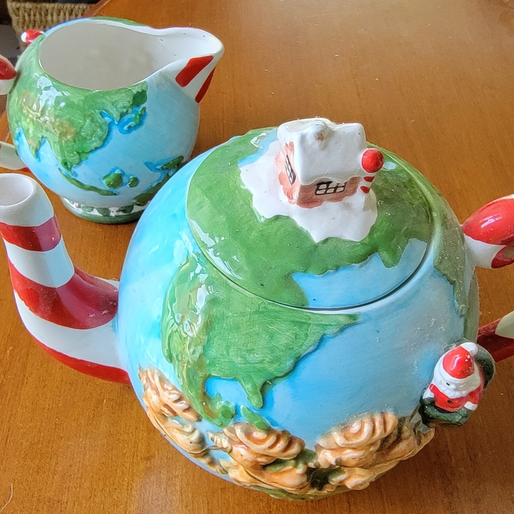 Christmas teapot n creamer